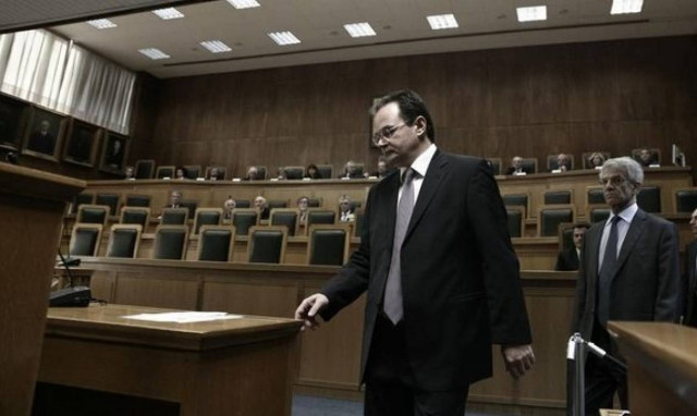 Υπεράσπιση Παπακωνσταντίνου: Η διαγραφή προεκλήθη από άλλον!