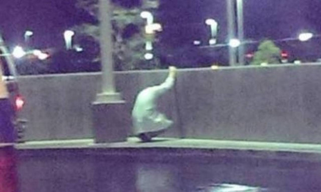 Η τραγική ιστορία της φωτογραφίας που κάνει το γύρο του διαδικτύου