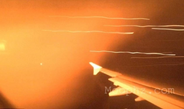 Αεροπλάνο αρπάζει φωτιά κατά την απογείωση εξαιτίας… ενός πουλιού (video)