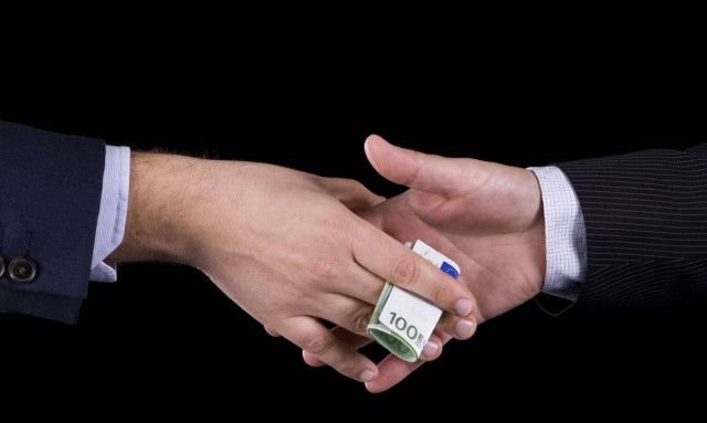 ΟΟΣΑ: «Εβγαλε στη φόρα» τις δωροδοκίες επιχειρήσεων στο εξωτερικό