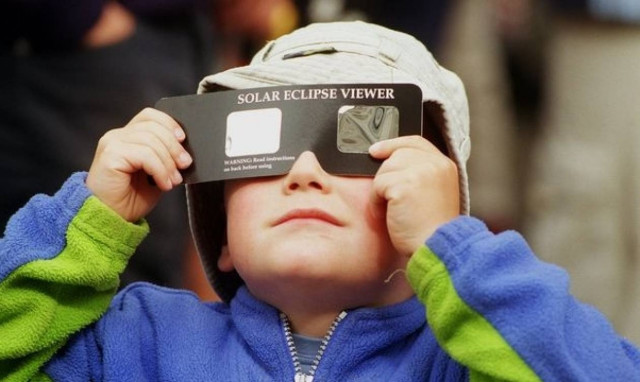 Έκλειψη ηλίου: Γιατί απαγορεύονται σήμερα οι.. selfies