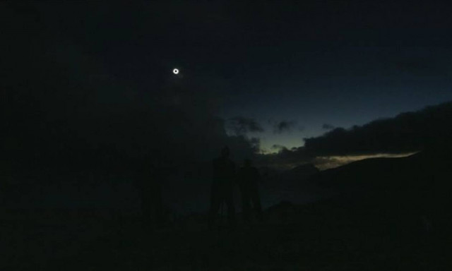 Το συγκρότημα που… εκμεταλλεύτηκε την έκλειψη Ηλίου! (video)