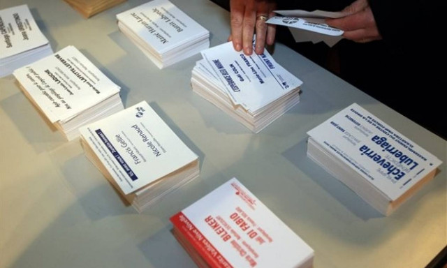 Γαλλία: Η δεξιά επικράτησε της άκρας δεξιάς, νέα οπισθοχώρηση για τους σοσιαλιστές