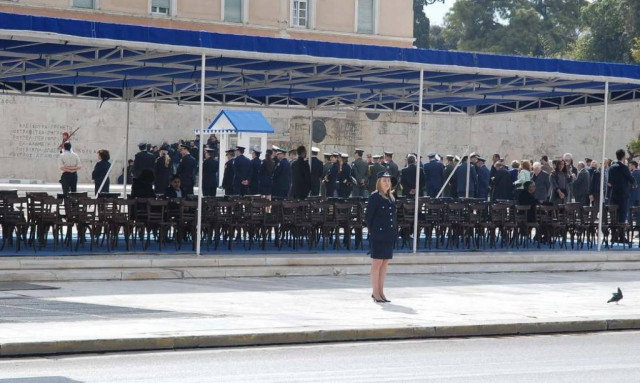 Ξεκίνησε η μαθητική παρέλαση της 25ης Μαρτίου (photos)