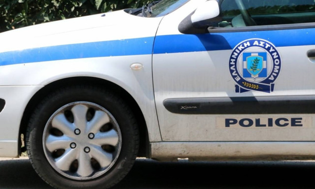 Δράμα: Πατέρας και γιος έδεσαν την 18χρονη κόρη στα κάγκελα