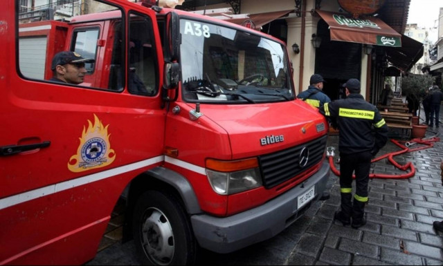 Εγκλωβισμένοι μετά από τροχαίο στον ΒΟΑΚ