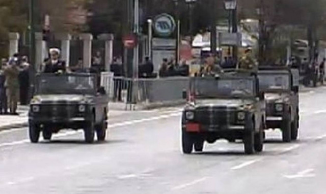 25η Μαρτίου: Η παρέλαση των αρμάτων (video)
