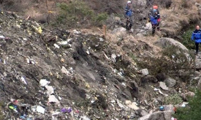 Συντριβή Airbus: Δεν υπάρχει ακόμα λίστα επιβατών - Εφιαλτικά σενάρια