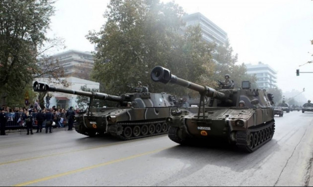 Bloomberg: Οι Έλληνες γιορτάζουν ενώ οι Ευρωπαίοι κρίνουν το μέλλον τους