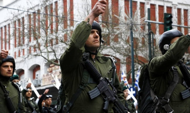 Καμμένος: Έδωσε πενθήμερη τιμητική άδεια στο στρατιωτικό προσωπικό που παρήλασε