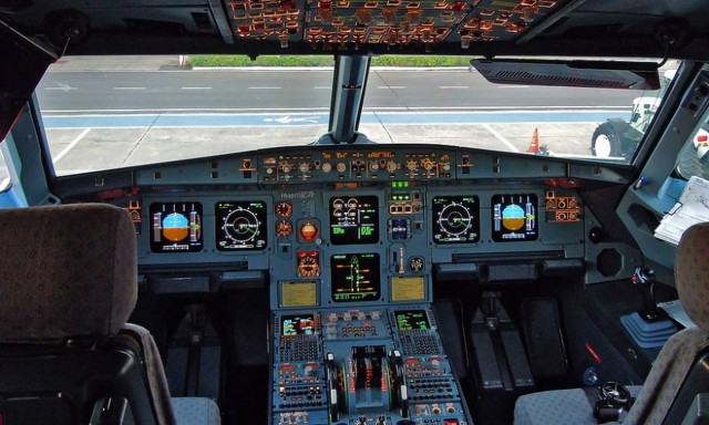 Οι Γερμανοί προωθούν τη μόνιμη παρουσία δύο προσώπων στο πιλοτήριο