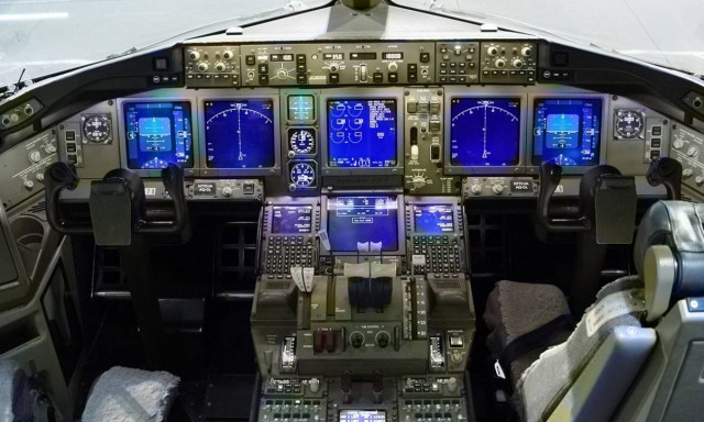 Σύσταση στις ελληνικές αεροπορικές να υπάρχουν πάντα δυο άτομα στο πιλοτήριο