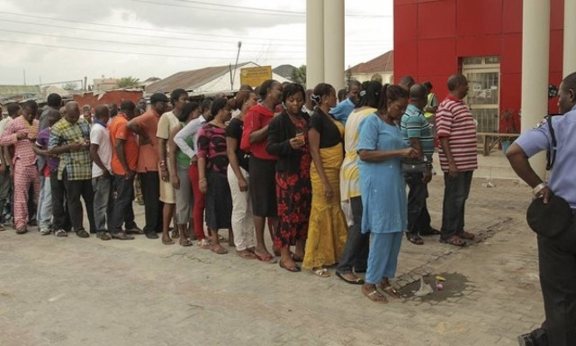 Νιγηρία: Αποκεφαλισμοί και πυρπολήσεις πριν από τις εκλογές