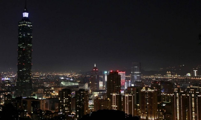 Η «Ωρα της Γης» έφτασε: Στο σκοτάδι 7000 πόλεις (video)