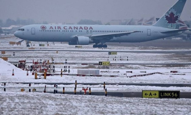 Airbus βγήκε εκτός αεροδιαδρόμου και προσέκρουσε σε πυλώνα-22 τραυματίες