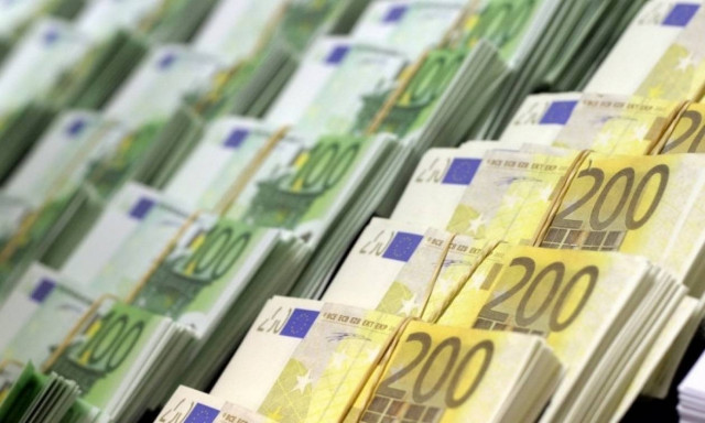 Bloomberg: Οι ελληνικές τράπεζες αιμορραγούν...