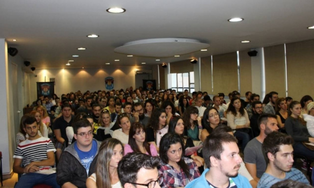 Mediterranean College: Προς τ' άστρα...