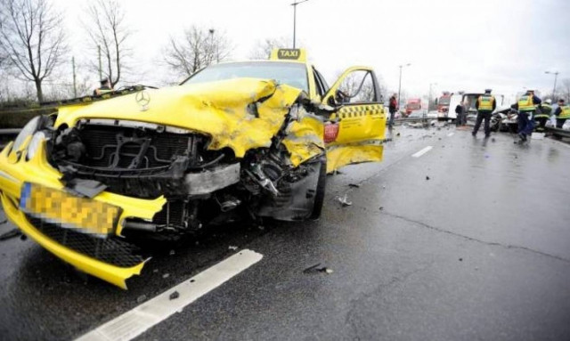 Ελλάδα: Σοκαριστικές εικόνες από το τροχαίο των διεθνών (photos+video)