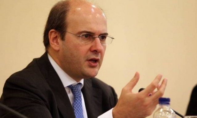 Χατζηδάκης: Ερώτηση για την ιδιωτικοποίηση των 14 περιφερειακών αεροδρομίων