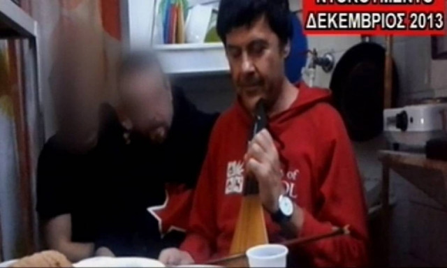 Βίντεο - ντοκουμέντο: Ο Ξηρός γλεντάει με μέλη των «Πυρήνων» στις φυλακές