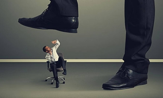 Bullying στη δουλειά; Από το ίδιο σου το αφεντικό;