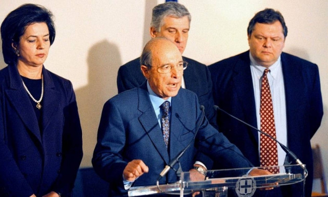 ΣΚΑΝΔΑΛΑ-ΜΙΖΕΣ: Όλα στο φως... έφτασε η ώρα της «κρίσεως»