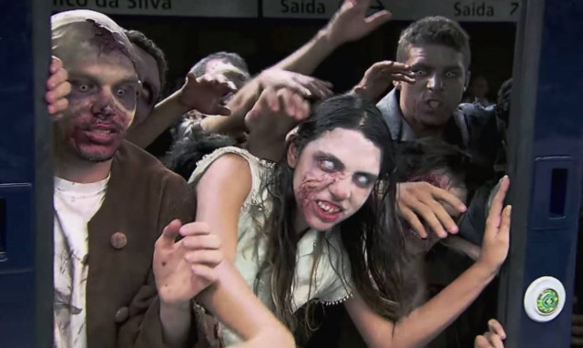 Ζόμπι στο μετρό: Η πιο τρομακτική φάρσα που έγινε ποτέ (Video)
