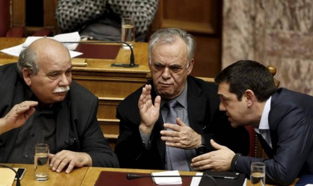 Spiegel: «Ελληνική παραφροσύνη» - Άφωνοι οι δανειστές με τις εξελίξεις