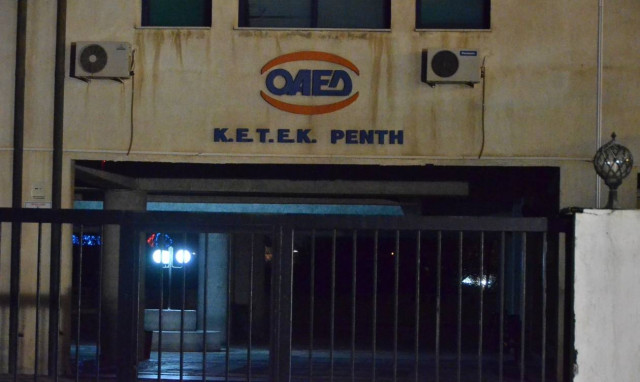 Αιματηρό επεισόδιο στο ΕΠΑΛ Ρέντη – 22χρονη μαχαίρωσε συμμαθήτριές της