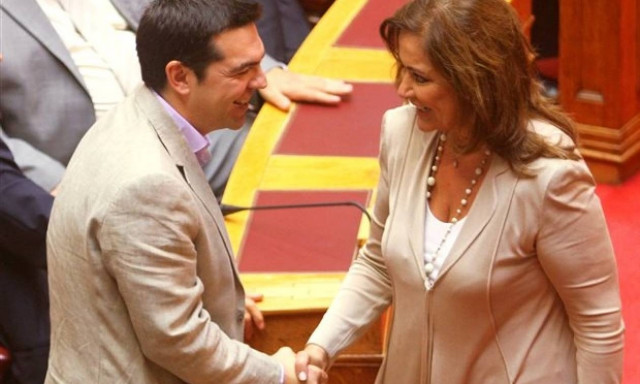 Ένα «όχι» και ένα «ναι» του Τσίπρα στην Ντόρα