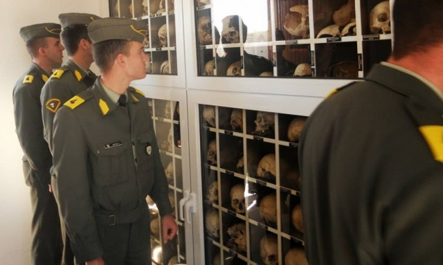 Επίσκεψη σπουδαστών Στρατιωτικής Σχολής Ευελπίδων στο Δίστομο (pics)