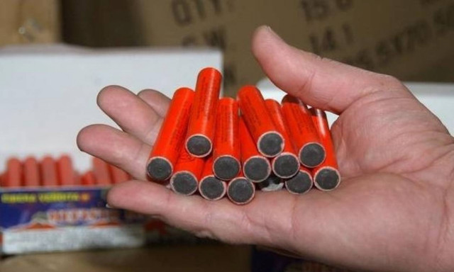 Κρήτη: Σύλληψη 48χρονης με 580 κροτίδες