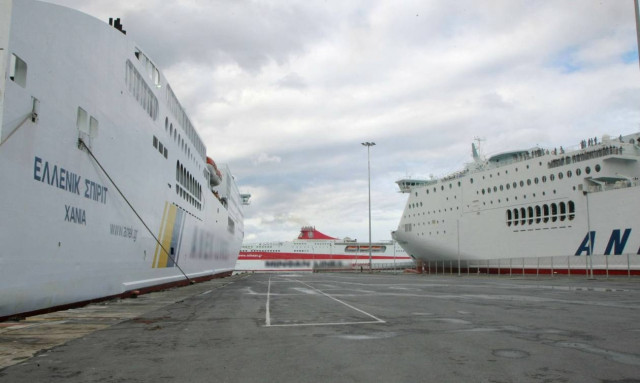 Ηράκλειο: Αυτοκίνητο έπεσε στο λιμάνι - Σώος ο οδηγός