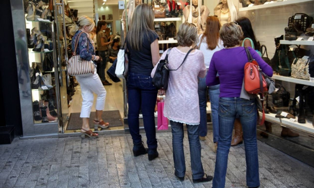 Μοντέλο με 4 Κυριακές ανοικτά μαγαζιά...