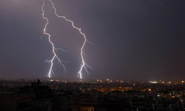 Με βροχές, καταιγίδες και χιόνια στα ορεινά ξεκινάει η Μεγάλη Εβδομάδα (pics)