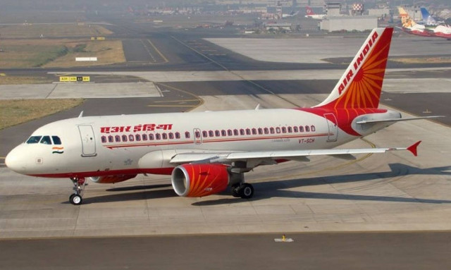 Ινδία: Έπεσε... ξύλο μεταξύ των δύο πιλότων πριν την απογείωση