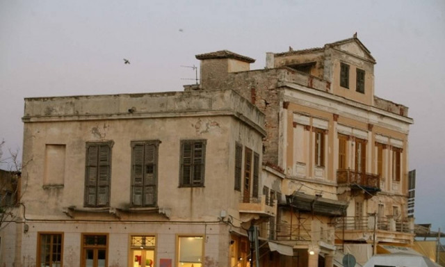 Ανάσταση στην Αίγινα: Τόσο κοντά τόσο μαγικά