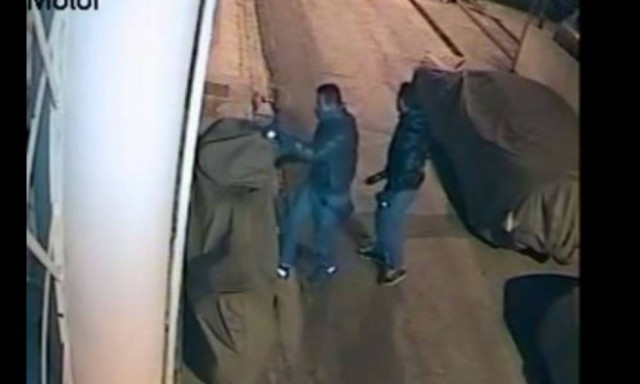 Καλλιθέα: Ληστές κλέβουν μοτοσικλέτα σε δυόμισι -μόνο- λεπτά! (Video)