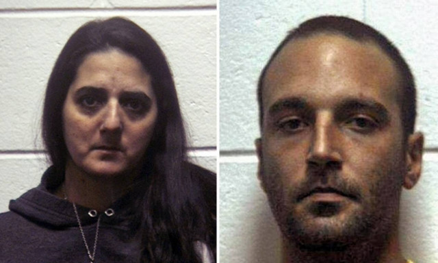 Μητέρα έβαζε τον σύζυγό της να βιάζει την κόρη της