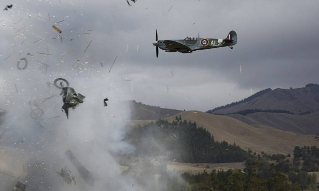 Το αεροπλάνο έπεσε, ο πιλότος διασώθηκε (photos)