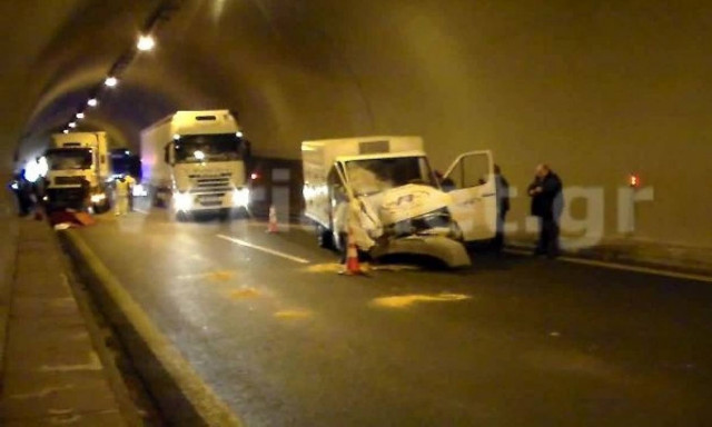 Βέροια: Τροχαίο μέσα στη σήραγγα 11 στην Εγνατία Οδό (video)
