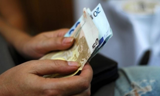 Στα 650 ευρώ ο κατώτερος μισθός τον Οκτώβριο - στα 751 από τον Ιούλιο
