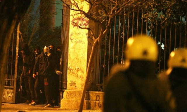 Επεισόδια Εξάρχεια: Εννιά συλλήψεις από τις 30 προσαγωγές