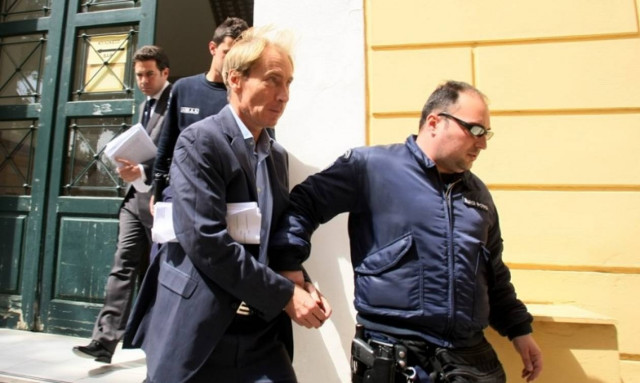 Λίστα με ονόματα και καταθέσεις υποσχέθηκε να δώσει στον ανακριτή ο Όσβαλντ