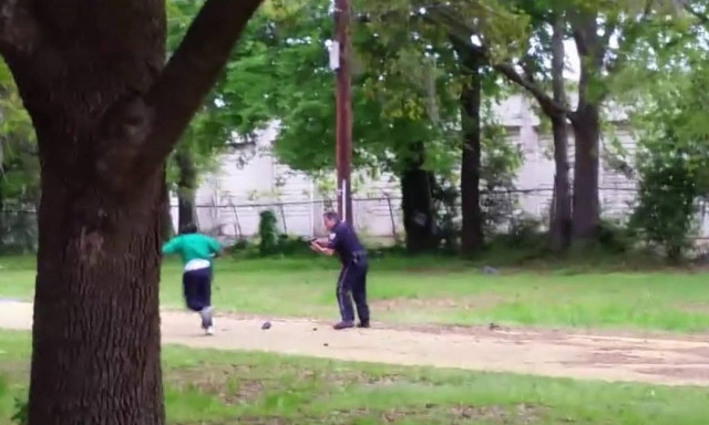 ΗΠΑ: Οι Αρχές συνέλαβαν και απήγγειλαν κατηγορίες στον αστυνομικό-δολοφόνο