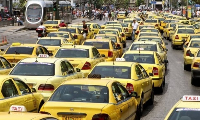 Εξαρθρώθηκε συμμορία που λήστευε οδηγούς ταξί