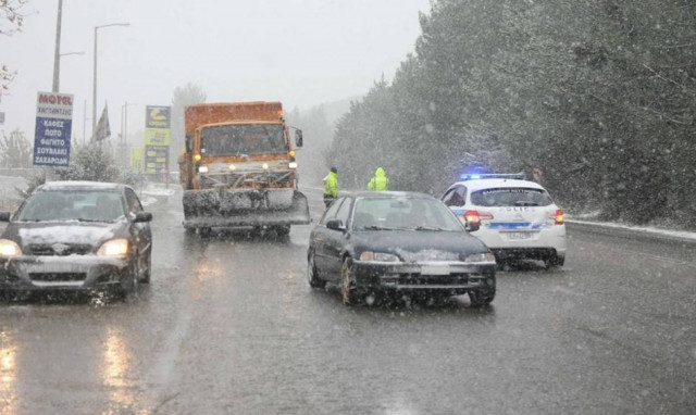 Χιονίζει στην Τρίπολη - Χωρίς προβλήματα η κυκλοφορία στο οδικό δίκτυο
