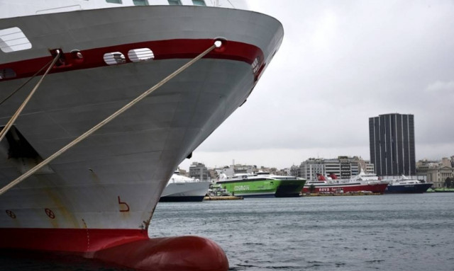 Δεμένα τα πλοία στα λιμάνια τη Μεγάλη Πέμπτη