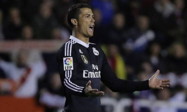 Ο Κριστιάνο Ρονάλντο τα έχει … 300 (video)