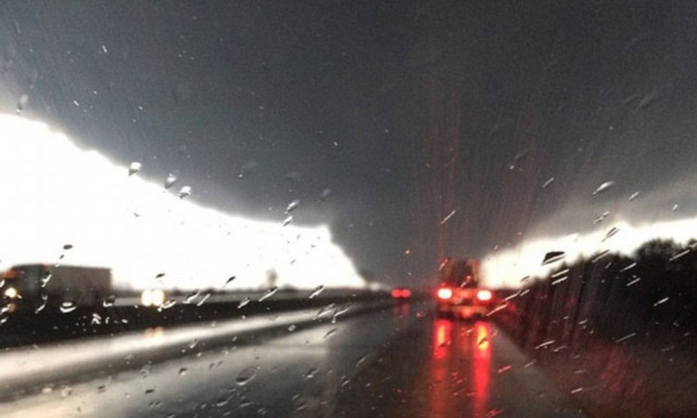 Ισοπεδώθηκε περιοχή – Ένας νεκρός από τα ακραία καιρικά φαινόμενα (video & pics)